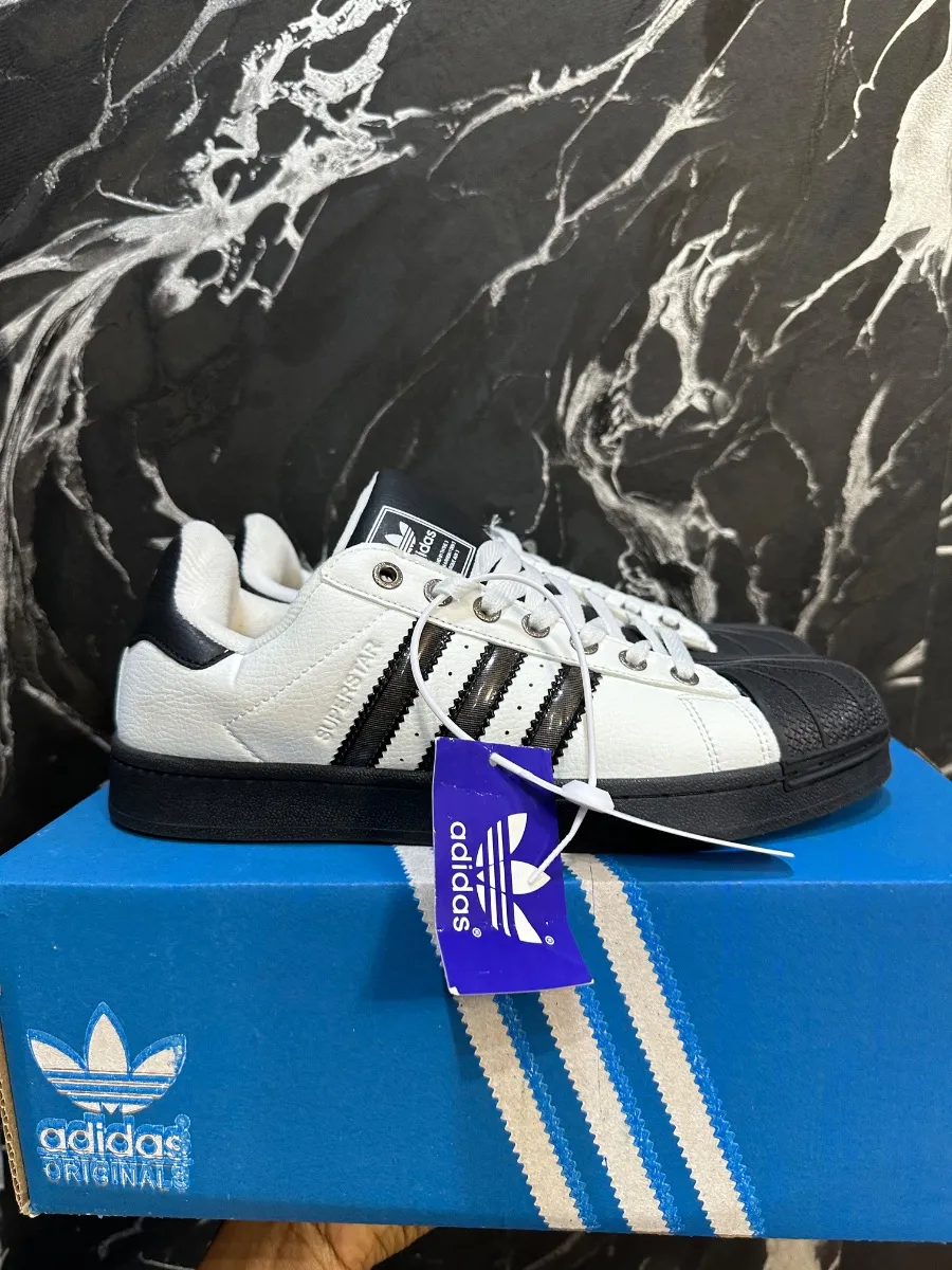 SUPERSTAR