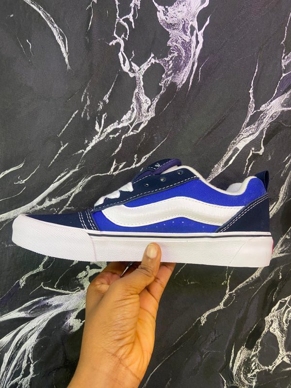 BLUE VANS