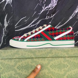 77f83333-92da-4733-a09e-f203e2ef29e7 MULTI