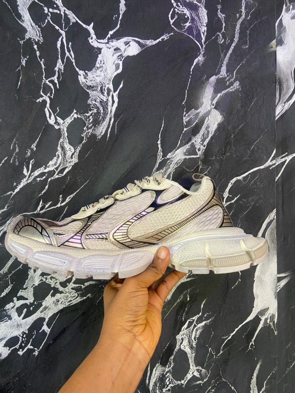 BALENCIAGA